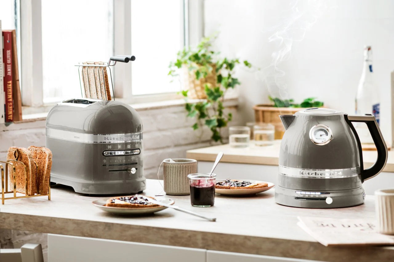 2025 Tostadora Artisan de 2 ranuras KitchenAid 5KMT2204