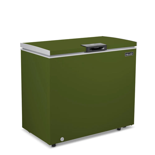 2025 Congelador Vertical Compacto Newair – 6,7 pies³ – Verde Militar