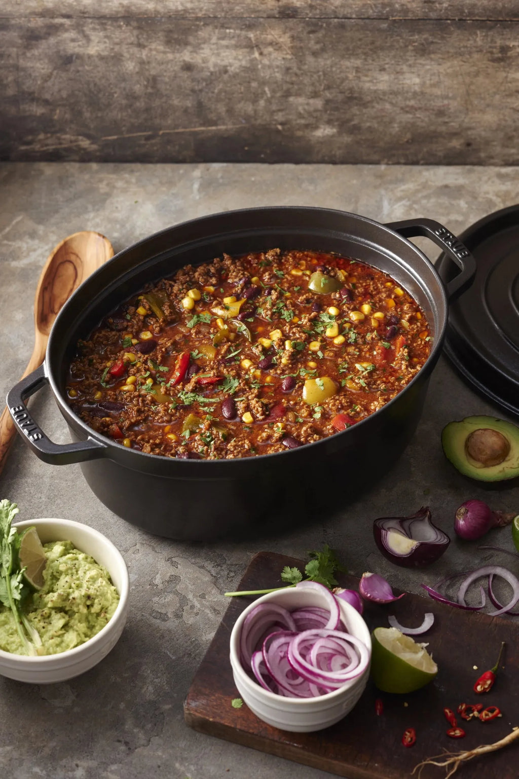 2025 Staub Cocotte Ovalada 12L – Cocotte de Hierro Fundido de Alta Calidad para una Cocción Uniforme de Grandes Platos