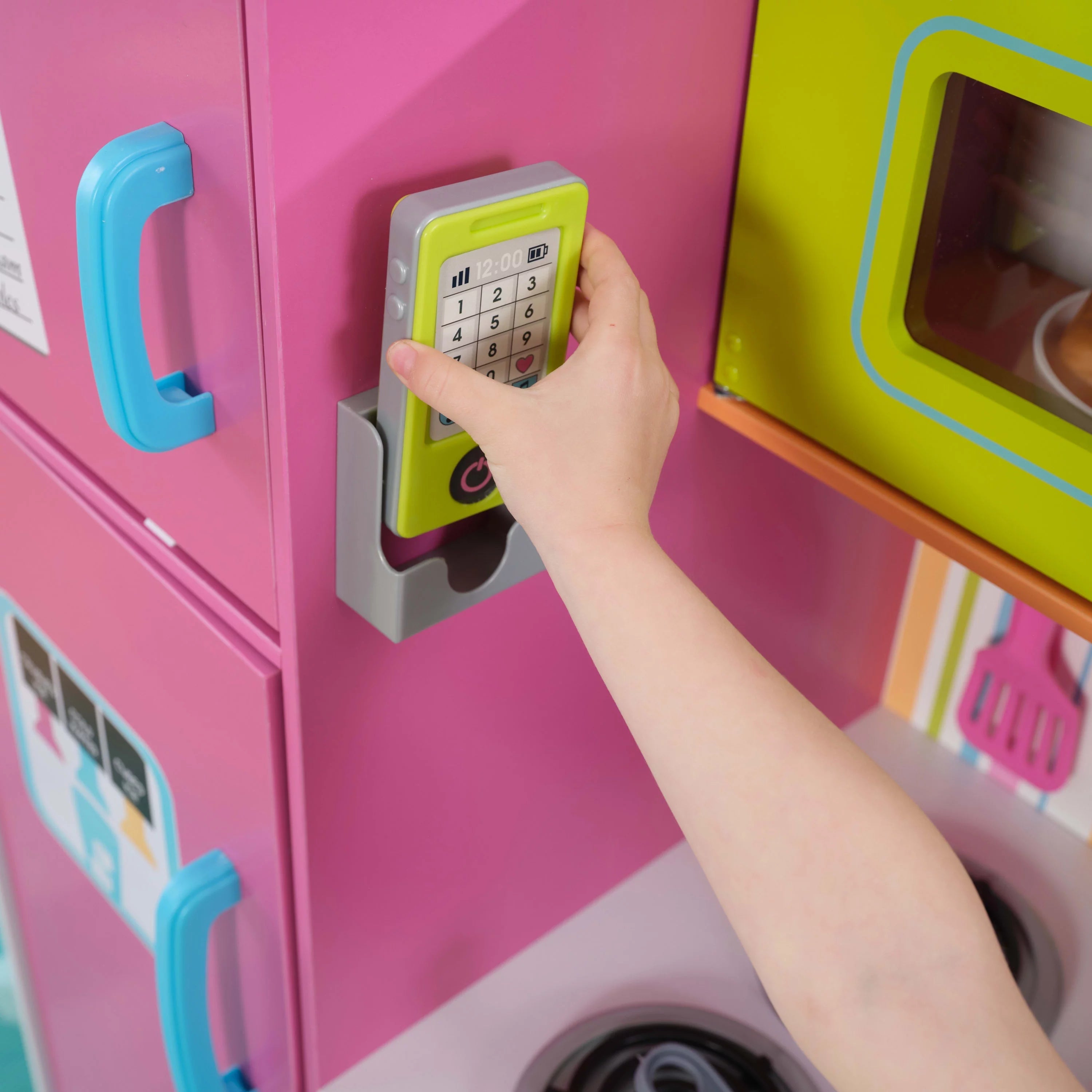 KidKraft Cocina de Juguete de Madera Deluxe Grande y Brillante para Niños, Colores Neón