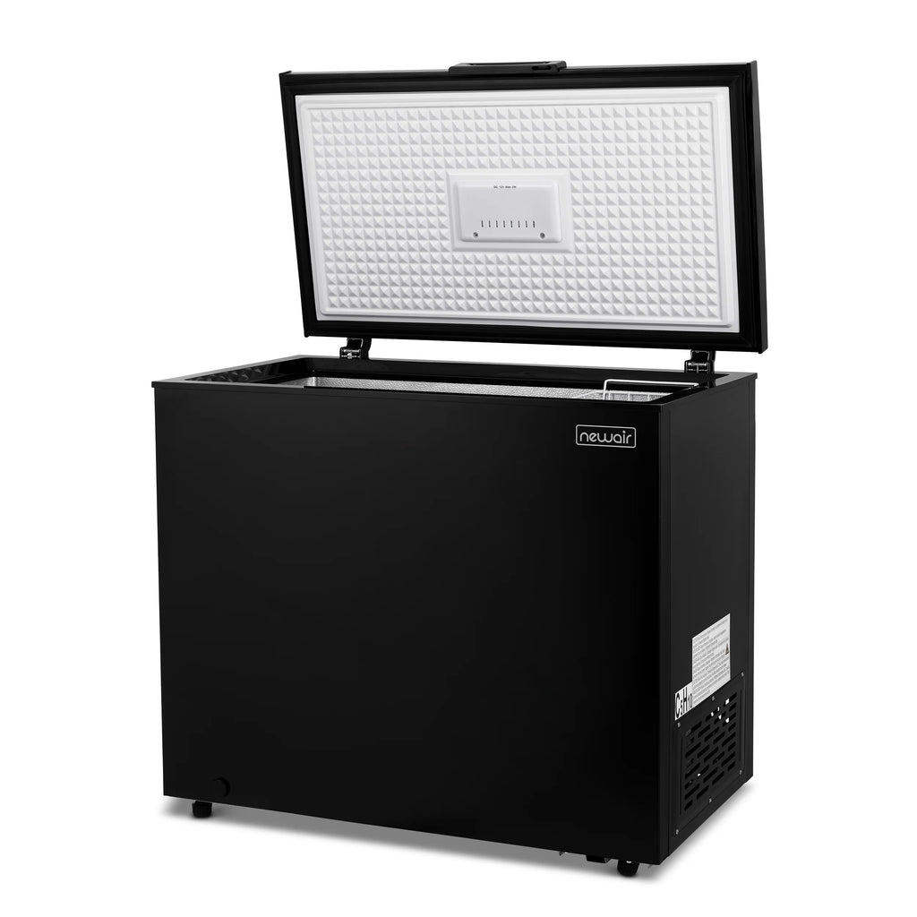 2025 Congelador Vertical Compacto Newair – 6,7 pies³ – Negro
