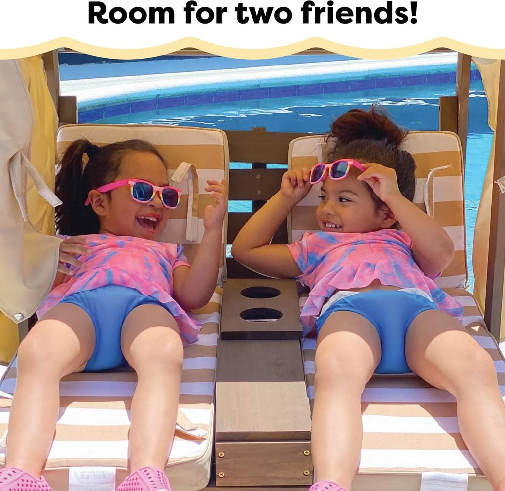 Tumbona Doble de Madera para Niños KidKraft con Porta Vasos, Muebles de Jardín para Niños, Color Miel con Tela a Rayas Azul Marino y Blanco, Regalo para Niños de 3 a 8 Años