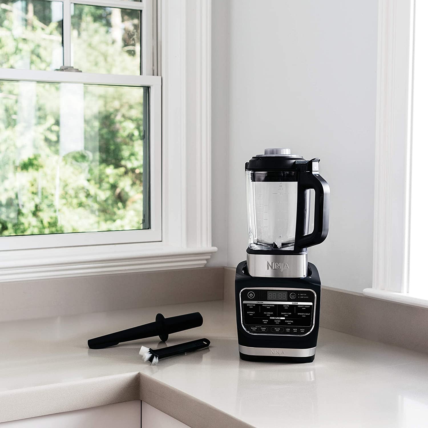 Licuadora Ninja Foodi Fría y Caliente con 1400 Vatios de Potencia Máxima y Jarra de Vidrio Antiadherente (Modelo HB152), 64 oz, Negra