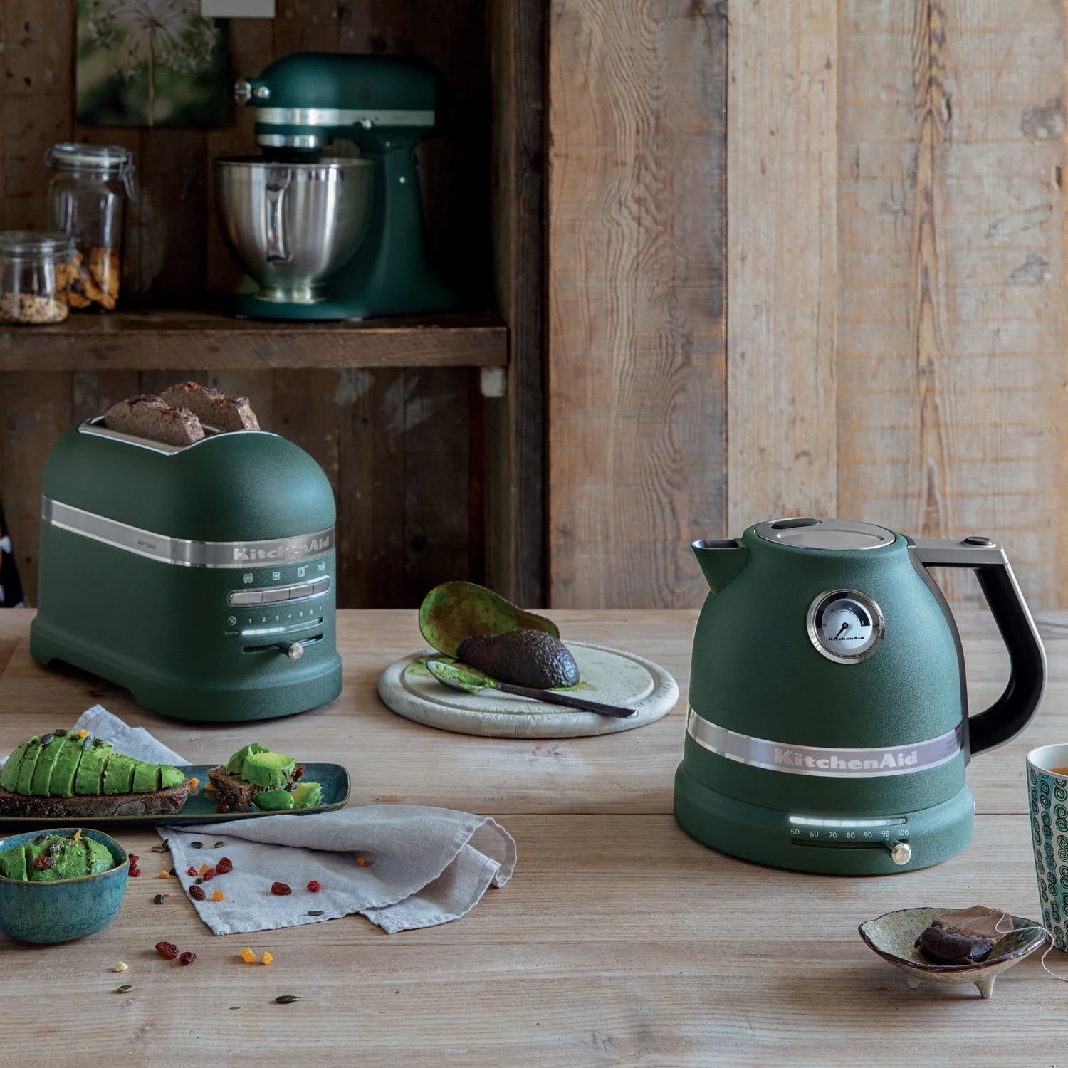 2025 Set de desayuno KitchenAid Artisan con hervidor 5KEK1522, tostadora de 2 ranuras 5KMT2204 y soporte para panecillos