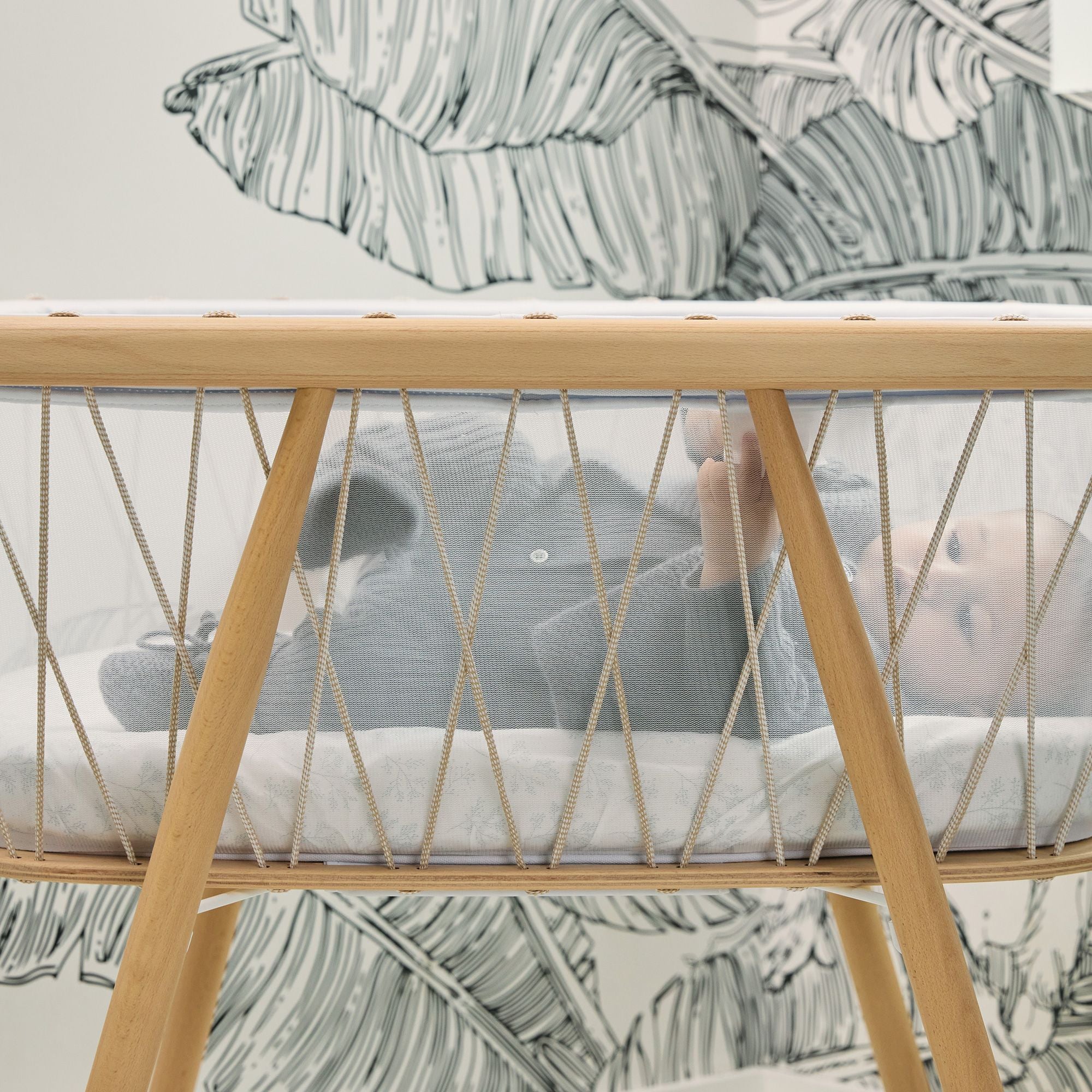 2025 Cuna KUMI de Charlie Crane – redonda, transparente, con suave balanceo, diseño minimalista, cordones de colores, capullo de malla, colchón de espuma, fácil montaje, duradera