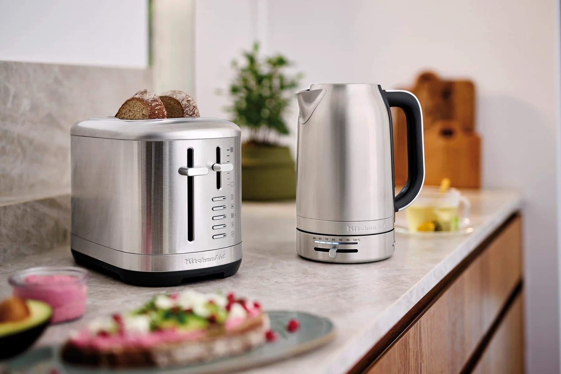 2025 Set KitchenAid de 2 piezas, tostadora + soporte para panecillos 5KMT2109